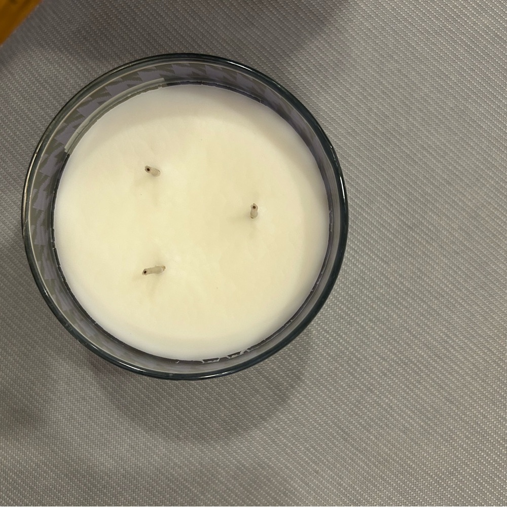 Bath & Body Works Emily in Paris Candle - Purple and Black - Picture 3 of 5